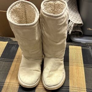 UGG Cream Winter Boots Size AU W5 US 7.5/8
